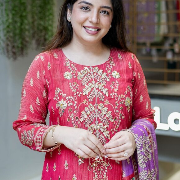 Pure Hand Work & Gota heavy Work Kurti Set - Picture 4 of 11